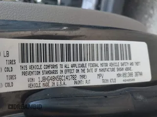 2006 Jeep Commander z VIN 1J8HG48N56C141782, wystawiony jako IAAI lot #42239618 z przebiegiem 113 037 mil mil oraz . Historia ofert i sprzedaży dostępna na DreamBid. Obrazek 9.