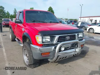 1996 Toyota Tacoma z VIN 4TAWM72N8TZ158887, wystawiony jako IAAI lot #42171836 z przebiegiem 248 871 mil mil oraz . Historia ofert i sprzedaży dostępna na DreamBid. Obrazek 6.