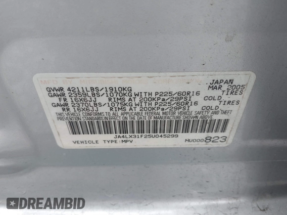 2005 Mitsubishi Outlander LS with VIN JA4LX31F25U045299, listed as a IAAI auction lot 41339369 with 100,697 mi miles. Bid and sale history available at carsss.com. Image 9.