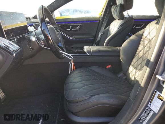 2024 Mercedes-Benz S 580 z VIN W1K6G7GB5RA265130, wystawiony jako Copart lot #82841994 z przebiegiem 7 330 mil mil oraz Szkoda całkowita • Salvage title. Historia ofert i sprzedaży dostępna na DreamBid. Obrazek 7.