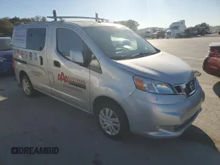 2018 Nissan NV200 S z VIN 3N6CM0KN7JK704620, wystawiony jako Copart lot #74920384 z przebiegiem 225 431 mil mil oraz Szkoda całkowita • Salvage title. Historia ofert i sprzedaży dostępna na DreamBid. Obrazek 4.