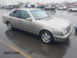 1997 Mercedes-Benz E-Class with VIN WDBJF72F0VA323171, listed as a IAAI auction lot 41739952 with 1 mi miles. Bid and sale history available at carsss.com. Image 1.