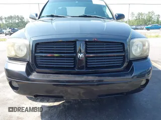 2006 Dodge Dakota SLT z VIN 1D7HE42NX6S666354, wystawiony jako IAAI lot #42394779 z przebiegiem 124 633 mil mil oraz . Historia ofert i sprzedaży dostępna na DreamBid. Obrazek 6.