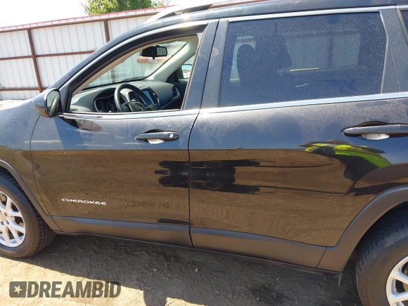 2016 Jeep Cherokee Latitude with VIN 1C4PJMCSXGW296586, listed as a IAAI auction lot 42686423 with 83,833 mi miles and . Bid and sale history available at DreamBid. Image 14.