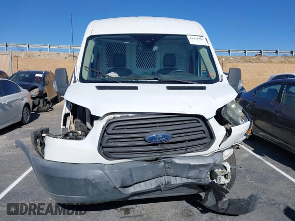 2016 Ford Transit z VIN 1FTYE2CM6GKA15762, wystawiony jako IAAI lot #41338363 z przebiegiem Nie podano mil oraz . Historia ofert i sprzedaży dostępna na DreamBid. Obrazek 12.