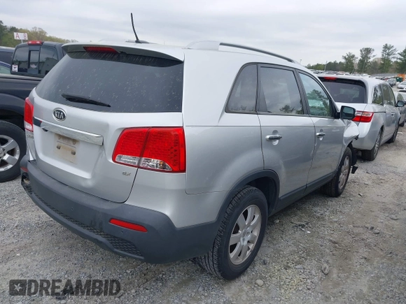2011 Kia Sorento EX with VIN 5XYKU3A13BG032427, listed as a IAAI auction lot 41930043 with 301,883 mi miles. Bid and sale history available at carsss.com. Image 4.