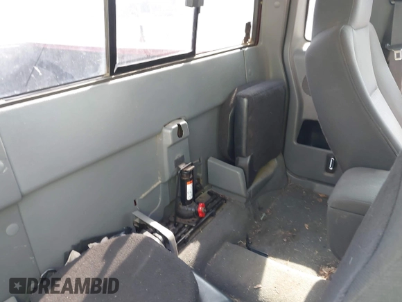 2004 Ford Ranger XL Fleet with VIN 1FTZR45EX4TA05462, listed as a IAAI auction lot 42276688 with 216,119 mi miles and . Bid and sale history available at DreamBid. Image 8.