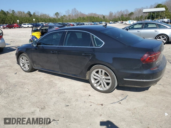 2018 Volkswagen Passat SE z VIN 1VWBA7A33JC032736, wystawiony jako Copart lot #48793675 z przebiegiem 171 726 mil mil oraz Szkoda całkowita • Salvage title. Historia ofert i sprzedaży dostępna na DreamBid. Obrazek 2.
