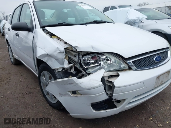 2007 Ford Focus S z VIN 1FAHP34N07W260725, wystawiony jako IAAI lot #42004694 z przebiegiem 84 923 mil mil oraz . Historia ofert i sprzedaży dostępna na DreamBid. Obrazek 6.
