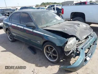 1998 Honda Civic LX with VIN 1HGEJ6577WL029161, listed as a IAAI auction lot 41783302 with 243,814 mi miles. Bid and sale history available at carsss.com. Image 1.