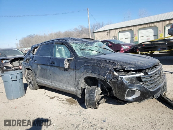 2024 Volkswagen Atlas SE with VIN 1V2LR2CA8RC515082, listed as a Copart auction lot 42556065 with Not provided miles and Salvage title. Bid and sale history available at DreamBid. Image 4.