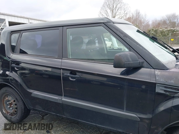 2011 Kia Soul with VIN KNDJT2A12B7303712, listed as a IAAI auction lot 41629793 with 127,167 mi miles. Bid and sale history available at carsss.com. Image 13.