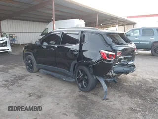 2019 Jeep Compass Latitude z VIN 3C4NJDBB7KT595637, wystawiony jako IAAI lot #41147396 z przebiegiem 107 208 mil mil oraz . Historia ofert i sprzedaży dostępna na DreamBid. Obrazek 3.