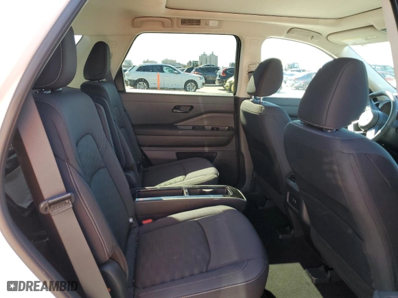 2024 Nissan Pathfinder SV with VIN 5N1DR3BB5RC308215, listed as a Copart auction lot 48916375 with 4,404 mi miles and Salvage Title. Bid and sale history available at carsss.com. Image 11.