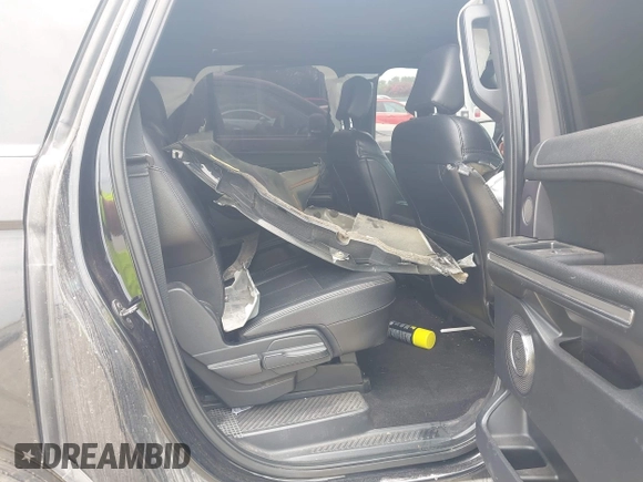 2019 Ford Expedition Max XLT with VIN 1FMJK1HTXKEA07297, listed as a IAAI auction lot 42431260 with 220,617 mi miles and . Bid and sale history available at DreamBid. Image 8.