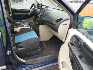 2015 Chrysler Town & Country Touring with VIN 2C4RC1BG3FR716002, listed as a IAAI auction lot 42139802 with 182,830 mi miles and . Bid and sale history available at DreamBid. Image 5.