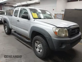 2007 Toyota Tacoma PreRunner with VIN 5TETU62N87Z457176, listed as a IAAI auction lot 41730452 with 211,064 mi miles. Bid and sale history available at carsss.com. Image 1.