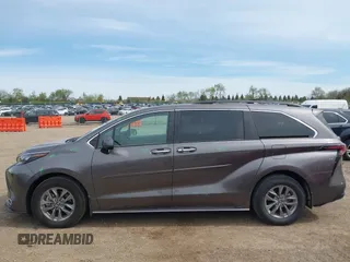 2024 Toyota Sienna XLE z VIN 5TDYSKFC5RS139626, wystawiony jako IAAI lot #42149627 z przebiegiem 10 148 mil mil oraz . Historia ofert i sprzedaży dostępna na DreamBid. Obrazek 14.
