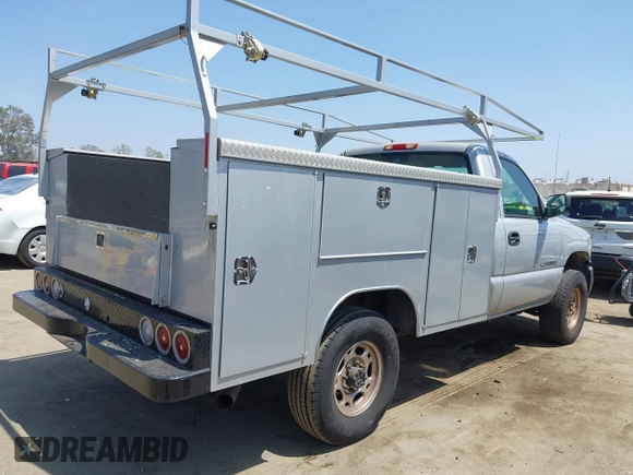 2004 GMC Sierra 1500 with VIN 1GDHC24U94E363663, listed as a IAAI auction lot 42554125 with 86,559 mi miles and . Bid and sale history available at DreamBid. Image 4.