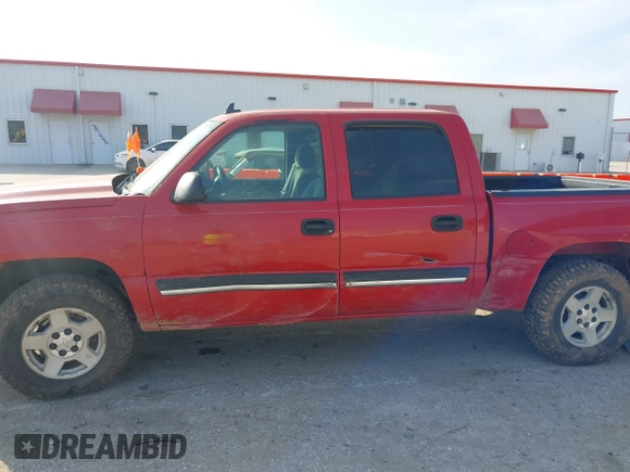 2006 Chevrolet Silverado 1500 LT1 with VIN 2GCEK13T661193182, listed as a IAAI auction lot 41516360 with 193,011 mi miles. Bid and sale history available at carsss.com. Image 14.