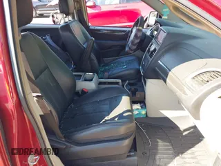 2013 Chrysler Town & Country Touring z VIN 2C4RC1BG0DR808746, wystawiony jako IAAI lot #42211342 z przebiegiem 117 542 mil mil oraz . Historia ofert i sprzedaży dostępna na DreamBid. Obrazek 5.