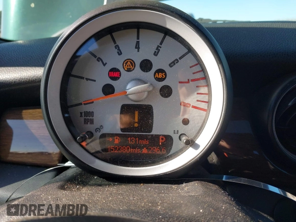 2008 MINI Hardtop with VIN WMWMF33518TT64881, listed as a IAAI auction lot 41692875 with 152,380 mi miles and . Bid and sale history available at DreamBid. Image 7.