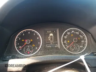 2017 Volkswagen Tiguan S с VIN WVGBV7AX8HK038781, выставлен на аукционе Copart как лот 53607475 с пробегом 71 419 миль миль и Списание • Salvage title. История ставок и продаж доступна на DreamBid. Изображение 9.