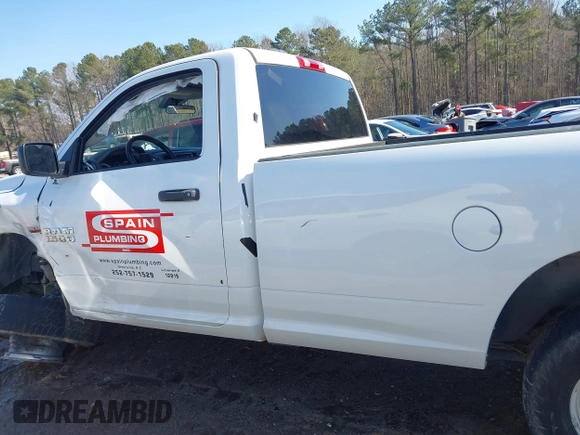 2017 Ram 1500 Tradesman z VIN 3C6JR6DT5HG548561, wystawiony jako IAAI lot #41630666 z przebiegiem 106 326 mil mil oraz . Historia ofert i sprzedaży dostępna na DreamBid. Obrazek 14.