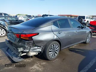 2023 Nissan Altima SV z VIN 1N4BL4DV3PN353476, wystawiony jako IAAI lot #42259077 z przebiegiem 26 201 mil mil oraz . Historia ofert i sprzedaży dostępna na DreamBid. Obrazek 4.