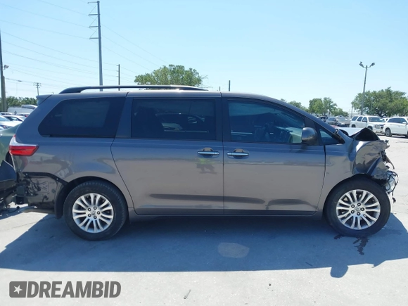 2017 Toyota Sienna XLE Auto Access Seat with VIN 5TDYZ3DC4HS856263, listed as a IAAI auction lot 42003167 with 100,105 mi miles. Bid and sale history available at carsss.com. Image 14.