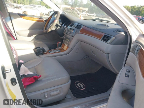 2005 Lexus ES 330 with VIN JTHBA30G755139765, listed as a IAAI auction lot 42075614 with 172,647 mi miles. Bid and sale history available at carsss.com. Image 5.