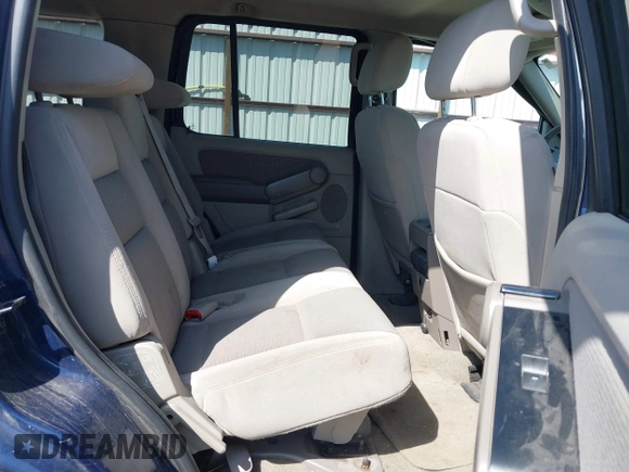 2006 Ford Explorer XLT with VIN 1FMEU73E66UB48094, listed as a IAAI auction lot 42104914 with 257,998 mi miles. Bid and sale history available at carsss.com. Image 8.