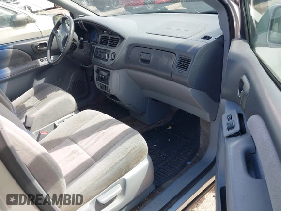 2002 Toyota Sienna LE with VIN 4T3ZF13C02U421846, listed as a IAAI auction lot 42250815 with 182,268 mi miles and . Bid and sale history available at DreamBid. Image 5.