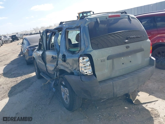 2005 Ford Escape XLT with VIN 1FMYU03175KA84787, listed as a IAAI auction lot 41814099 with 168,342 mi miles. Bid and sale history available at carsss.com. Image 3.