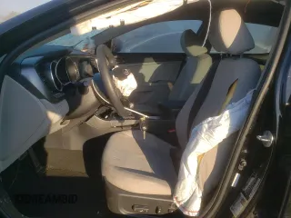 2014 Kia Optima LX z VIN 5XXGM4A71EG277249, wystawiony jako Copart lot #50886935 z przebiegiem 174 002 mil mil oraz Szkoda całkowita • Salvage title. Historia ofert i sprzedaży dostępna na DreamBid. Obrazek 7.