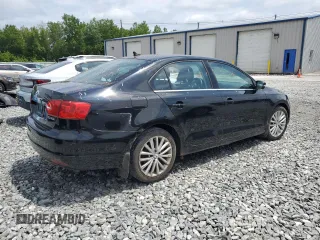 2011 Volkswagen Jetta SEL with VIN 3VWLZ7AJ2BM393757, listed as a Copart auction lot 64605645 with 208,803 mi miles and Clean title. Bid and sale history available at DreamBid. Image 3.