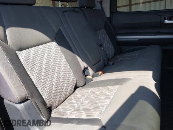 2018 Toyota Tundra 2WD SR5 with VIN 5TFEY5F19JX229779, listed as a IAAI auction lot 41718984 with 272,351 mi miles. Bid and sale history available at carsss.com. Image 8.