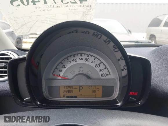 2013 Smart fortwo Pure z VIN WMEEJ3BA9DK645638, wystawiony jako IAAI lot #42371405 z przebiegiem 37 293 mil mil oraz . Historia ofert i sprzedaży dostępna na DreamBid. Obrazek 7.