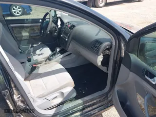 2008 Volkswagen Rabbit S with VIN WVWDA71K88W155816, listed as a IAAI auction lot 42035852 with 211,848 mi miles. Bid and sale history available at carsss.com. Image 5.
