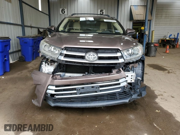 2017 Toyota Highlander Limited z VIN 5TDDZRFH7HS378768, wystawiony jako Copart lot #60698855 z przebiegiem 129 462 mil mil oraz Czysty tytuł • Clean title. Historia ofert i sprzedaży dostępna na DreamBid. Obrazek 5.