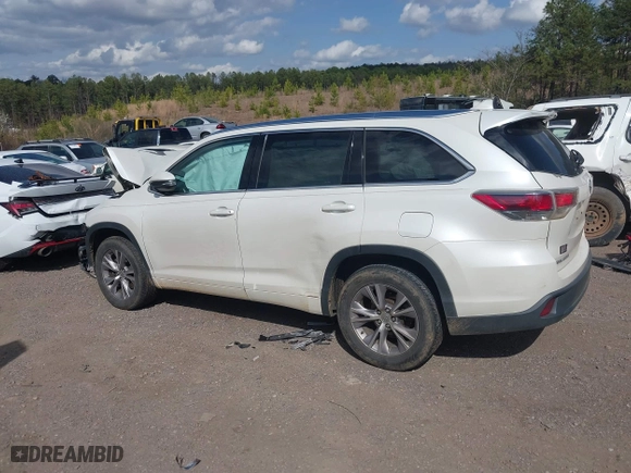 2014 Toyota Highlander XLE with VIN 5TDKKRFH7ES028046, listed as a IAAI auction lot 41792653 with 1 mi miles. Bid and sale history available at carsss.com. Image 14.