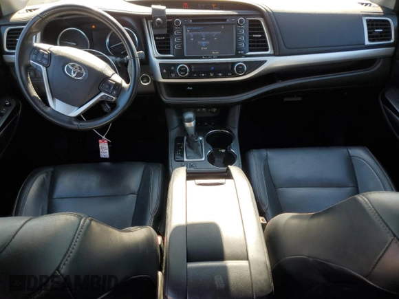 2017 Toyota Highlander XLE with VIN 5TDJZRFHXHS417209, listed as a Copart auction lot 64847585 with 46,693 mi miles and Salvage title. Bid and sale history available at DreamBid. Image 8.