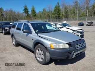 2006 Volvo XC70 with VIN YV4SZ592261208896, listed as a IAAI auction lot 42117065 with 182,692 mi miles. Bid and sale history available at carsss.com. Image 1.