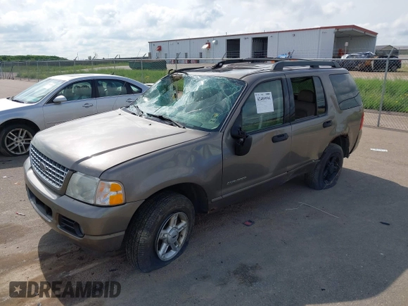 2005 Ford Explorer XLT z VIN 1FMZU73E45UA30741, wystawiony jako IAAI lot #42489994 z przebiegiem Nie podano mil oraz . Historia ofert i sprzedaży dostępna na DreamBid. Obrazek 2.