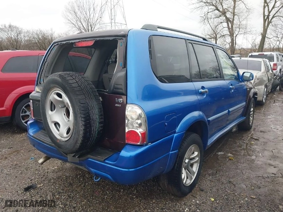 2004 Suzuki XL-7 LX with VIN JS3TX92V144102557, listed as a IAAI auction lot 41426848 with 149,686 mi miles. Bid and sale history available at carsss.com. Image 4.