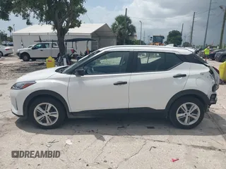 2022 Nissan Kicks S z VIN 3N1CP5BV1NL519098, wystawiony jako IAAI lot #42511407 z przebiegiem 41 610 mil mil oraz . Historia ofert i sprzedaży dostępna na DreamBid. Obrazek 15.