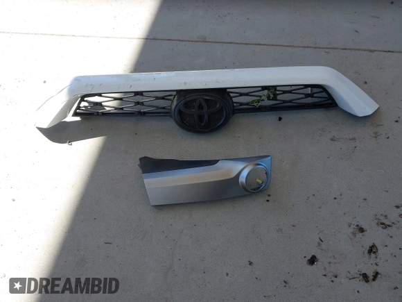 2019 Toyota 4Runner SR5 с VIN JTEBU5JR0K5630450, выставлен на аукционе IAAI как лот 42386961 с пробегом 104 733 миль миль и . История ставок и продаж доступна на DreamBid. Изображение 12.