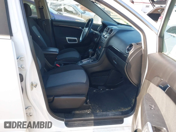 2014 Chevrolet Captiva Sport LT z VIN 3GNAL3EK8ES557432, wystawiony jako IAAI lot #42018256 z przebiegiem 92 569 mil mil oraz . Historia ofert i sprzedaży dostępna na DreamBid. Obrazek 5.