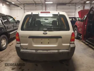 2005 Ford Escape XLS Value with VIN 1FMYU02Z35KA57707, listed as a IAAI auction lot 41759027 with 1 mi miles. Bid and sale history available at carsss.com. Image 15.