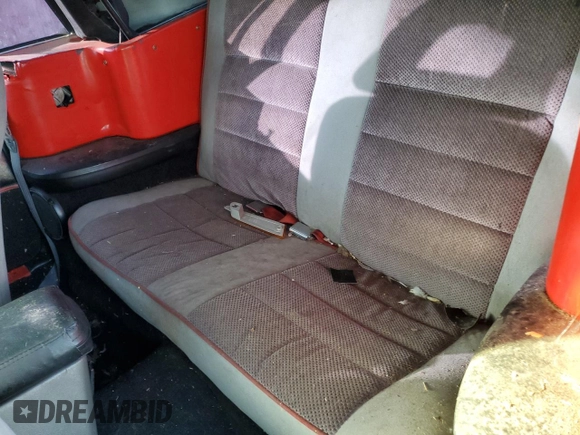 1986 Ford Mustang with VIN 1FABP27M7GF296902, listed as a Copart auction lot 85338134 with 31,829 mi miles and Clean title. Bid and sale history available at DreamBid. Image 10.